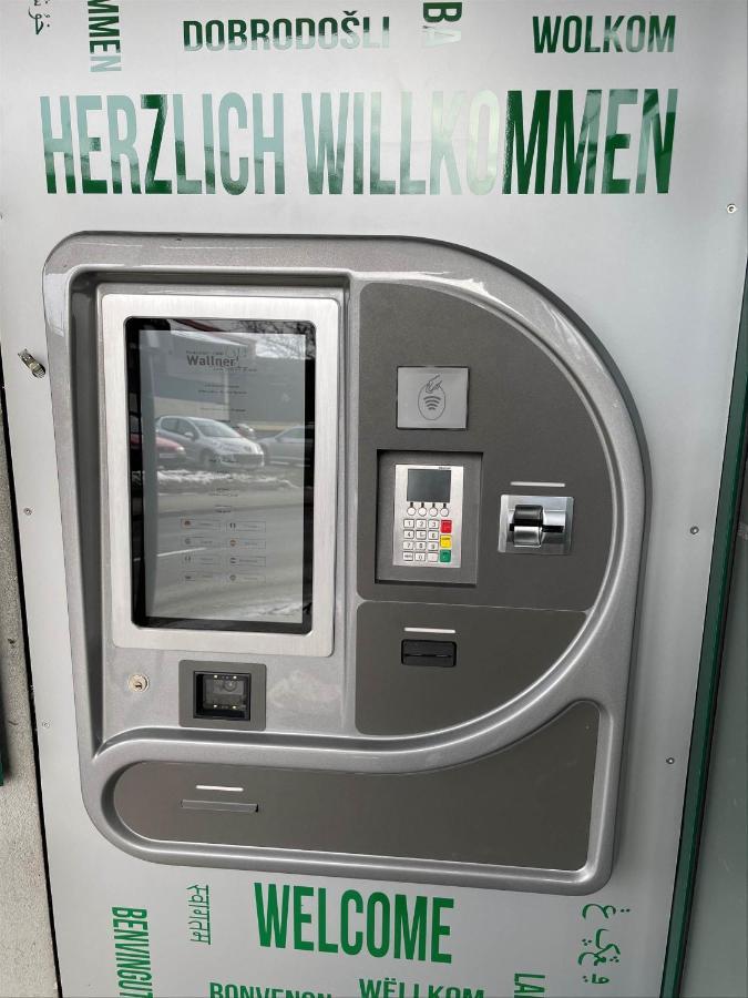 Hotel Restaurant Wallner I Contactless Check-In Sankt Valentin Exteriör bild