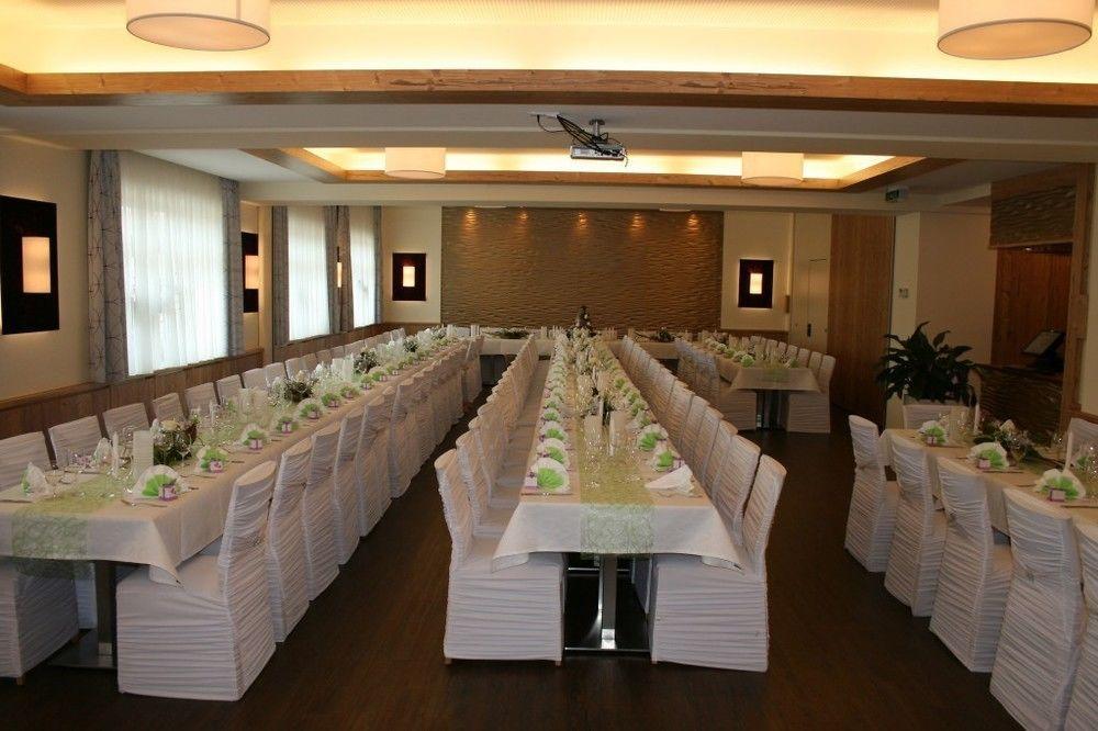 Hotel Restaurant Wallner I Contactless Check-In Sankt Valentin Exteriör bild