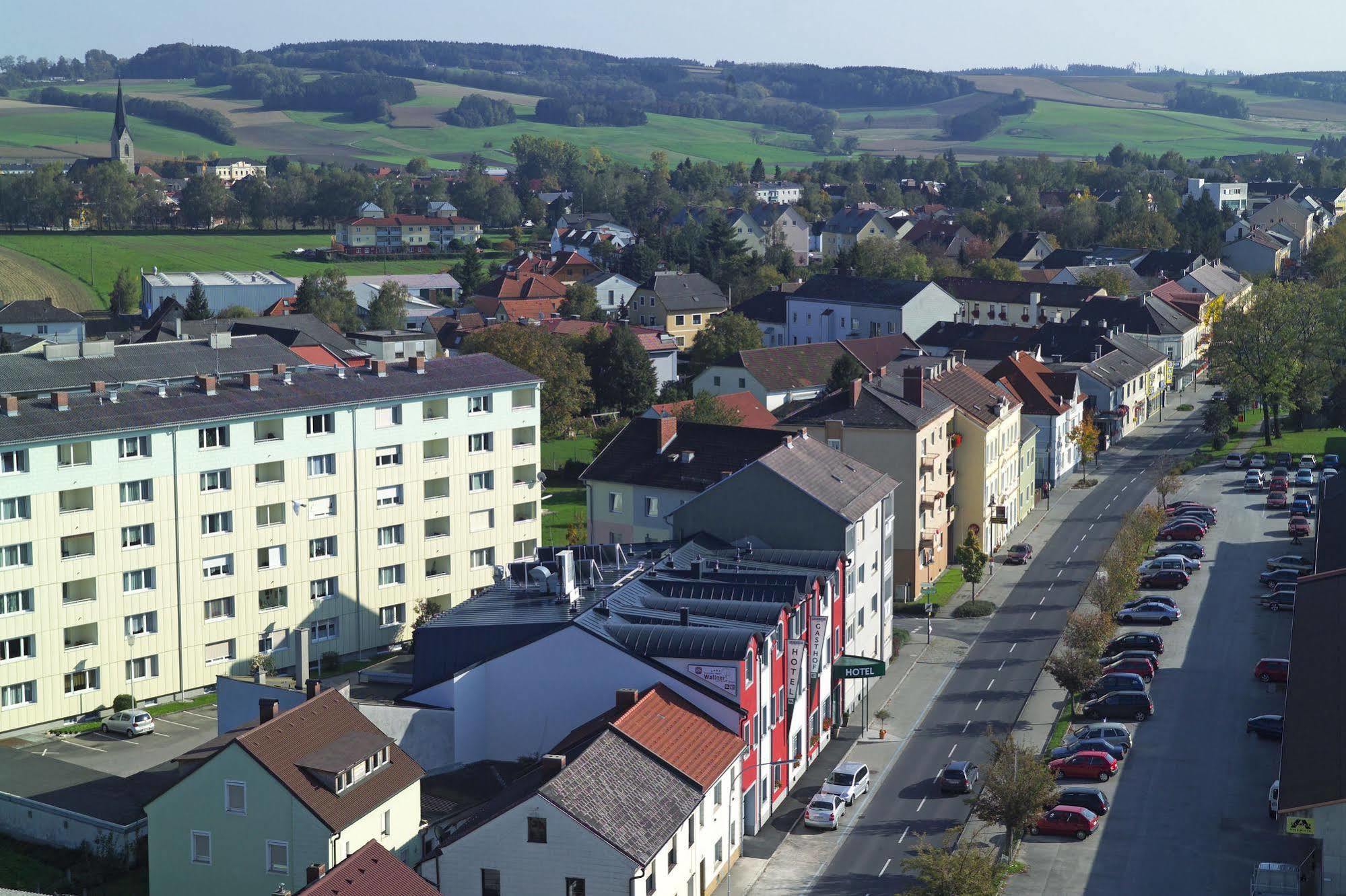 Hotel Restaurant Wallner I Contactless Check-In Sankt Valentin Exteriör bild