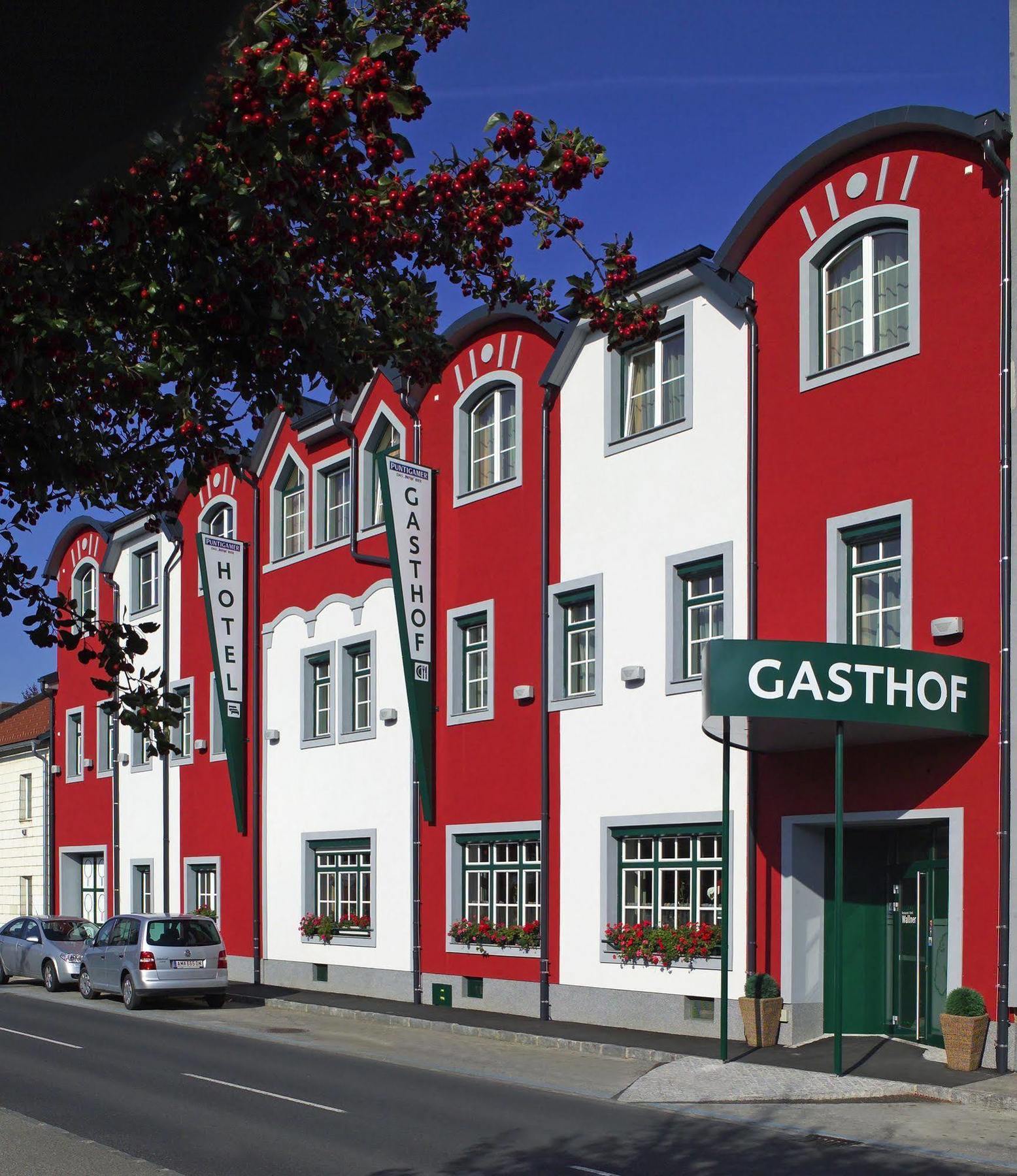 Hotel Restaurant Wallner I Contactless Check-In Sankt Valentin Exteriör bild